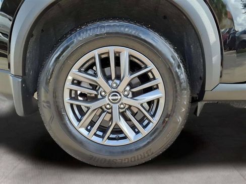 Used 2025 Nissan Rogue S image 19