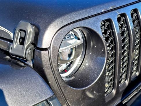Certified 2023 Jeep Gladiator Sport image 26