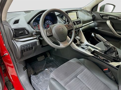 Used 2024 Mitsubishi Eclipse Cross ES image 9