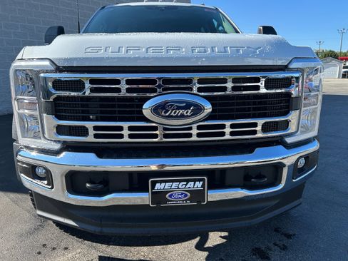 New 2026 Ford F550 4x4 Crew Cab image 18