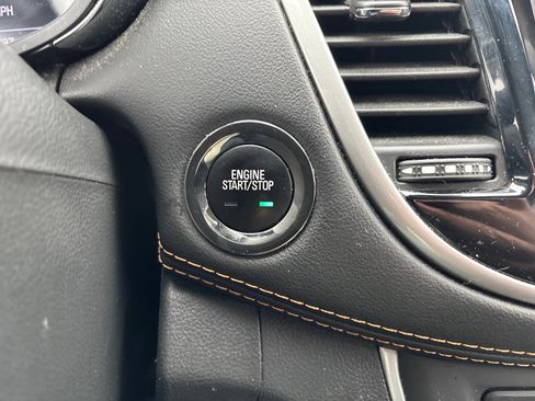 Used 2019 Chevrolet Trax LT w/ LT Convenience Package image 30