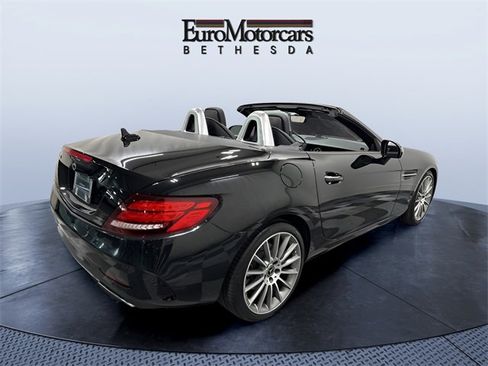 Used 2020 Mercedes-Benz SLC 300 image 4