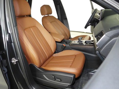 Used 2023 Audi Q5 2.0T Premium image 18