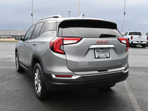 Used 2023 GMC Terrain SLT image 6