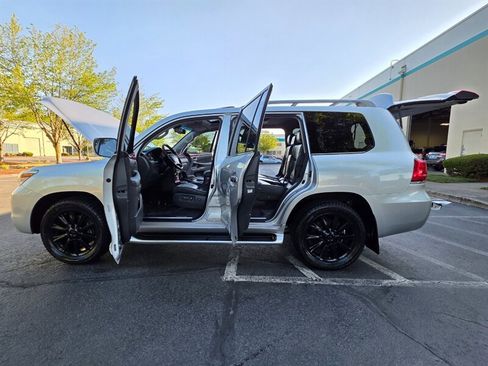 Used 2009 Lexus LX 570 4WD image 23