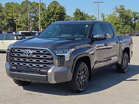 Used 2024 Toyota Tundra Platinum AWD/4WD image 2