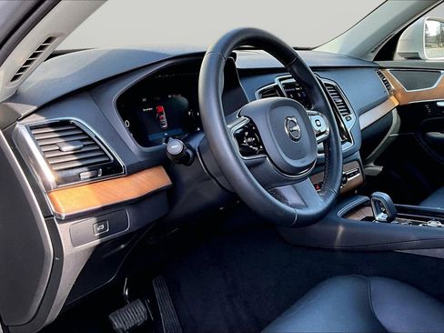 Used 2024 Volvo XC90 B5 Plus image 19