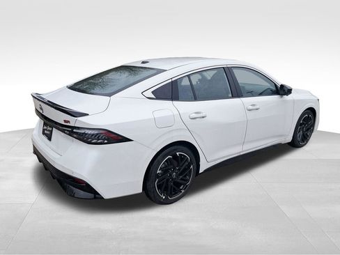 New 2026 Nissan Sentra SR w/ SR Premium Package FWD image 7