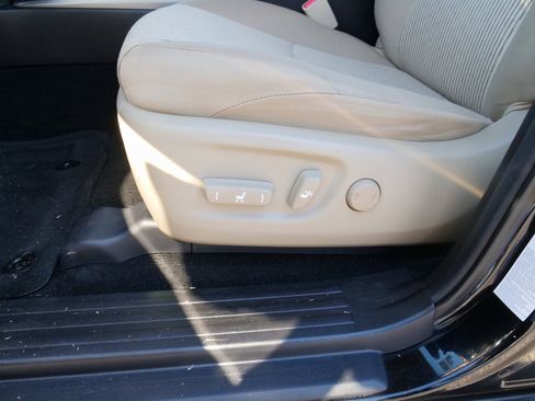 Used 2016 Toyota 4Runner SR5 image 16