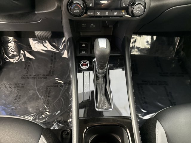 Used 2024 Nissan Kicks SR w/ SR Premium Package FWD image 18