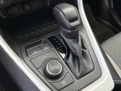 Certified 2022 Toyota RAV4 XLE AWD/4WD image 19
