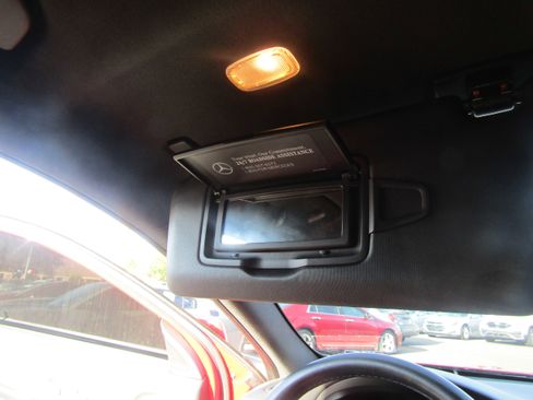 Used 2019 Mercedes-Benz GLA 250 4MATIC image 18