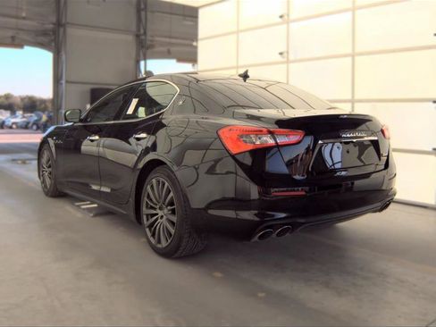 Used 2018 Maserati Ghibli RWD image 11