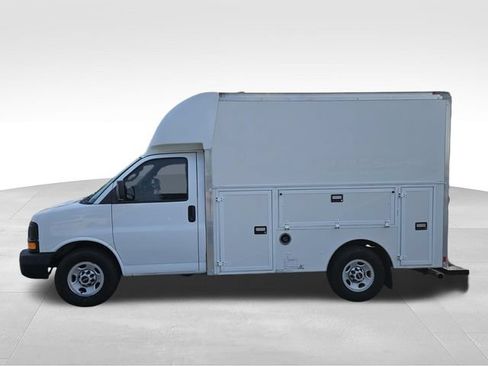 Used 2016 GMC Savana 3500 RWD image 3
