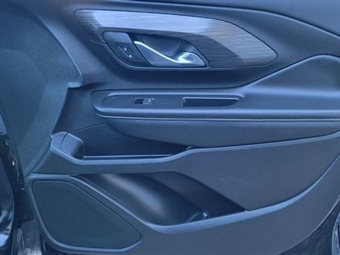 Used 2024 GMC Terrain SLT image 36