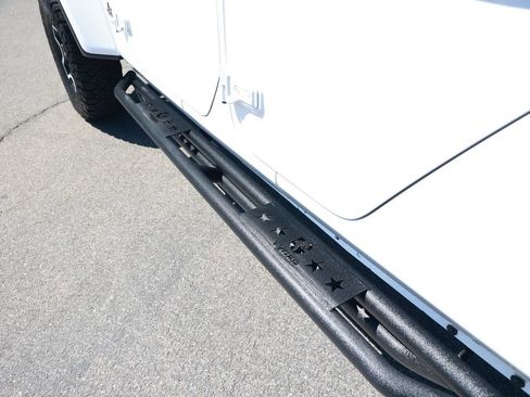 Used 2021 Jeep Gladiator Rubicon AWD/4WD image 17