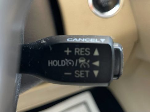 Used 2017 Toyota Highlander Limited FWD image 21