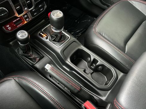 Used 2023 Jeep Wrangler Unlimited Rubicon image 23