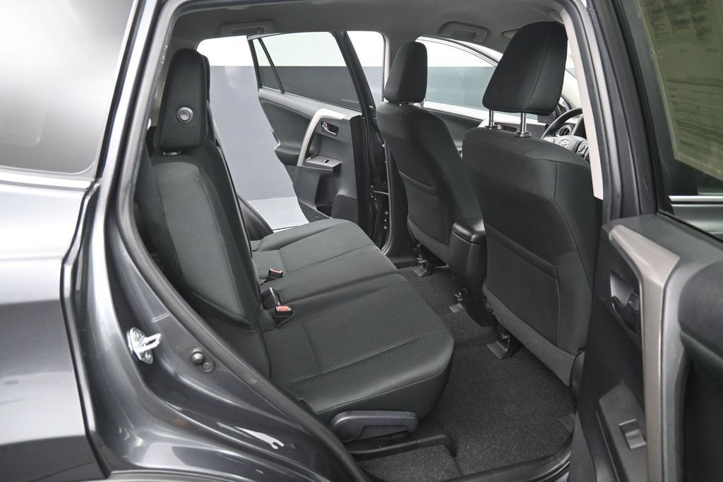 Certified 2018 Toyota RAV4 LE w/ All Weather Liner Package AWD/4WD image 29