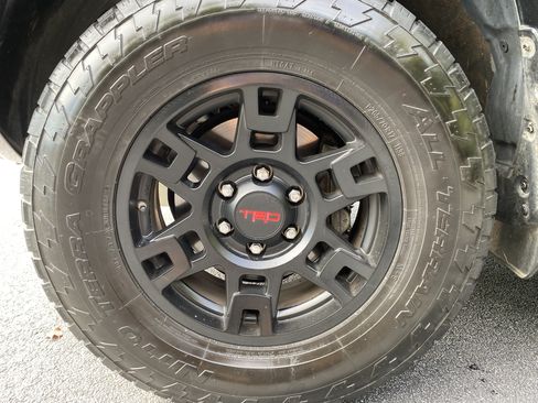 Used 2020 Toyota 4Runner TRD Off-Road Premium w/ Moonroof Package AWD/4WD image 43