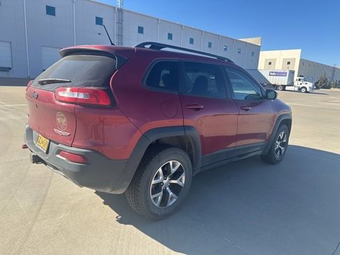 Used 2015 Jeep Cherokee Trailhawk w/ Cold Weather Group image 5
