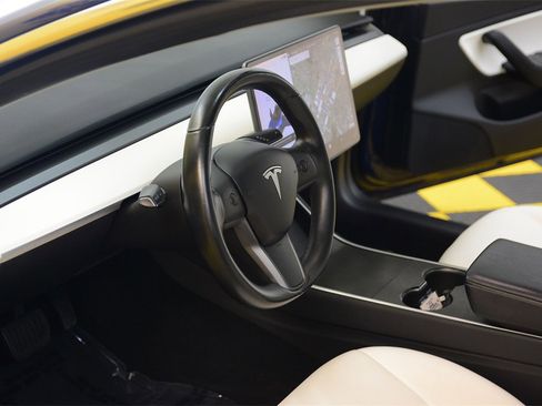 Used 2018 Tesla Model 3 Long Range image 25