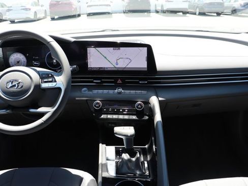 Used 2023 Hyundai Elantra SEL w/ Convenience Package FWD image 13