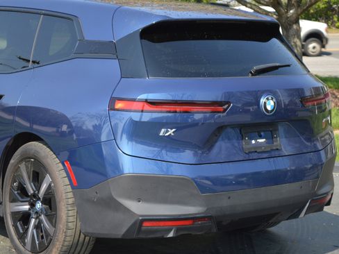 Used 2023 BMW iX xDrive50 w/ Premium Package image 3