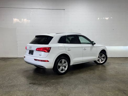 Used 2018 Audi Q5 2.0T Premium Plus w/ Premium Plus Package AWD/4WD image 3