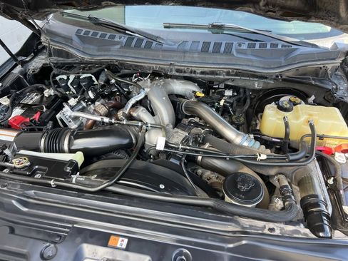 Used 2020 Ford F350 Lariat w/ Chrome Package AWD/4WD image 31