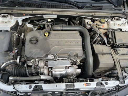 Used 2022 Chevrolet Malibu LT image 36