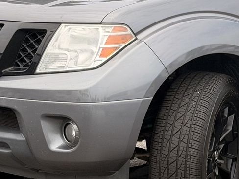 Used 2020 Nissan Frontier SV w/ Midnight Edition Floor Mats RWD image 8