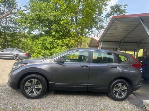 Used 2017 Honda CR-V LX image 9