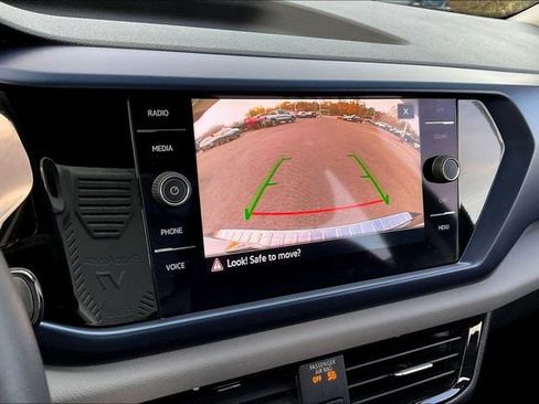 Used 2022 Volkswagen Taos SE image 7