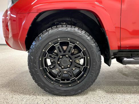 Used 2017 Toyota 4Runner SR5 image 9