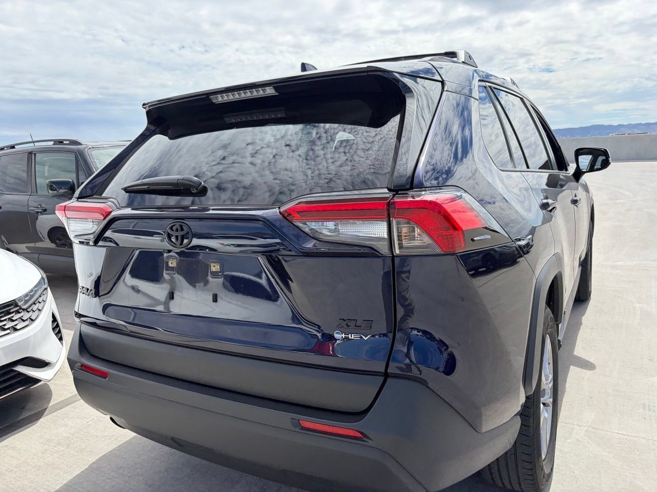 Used 2025 Toyota RAV4 XLE AWD/4WD image 4