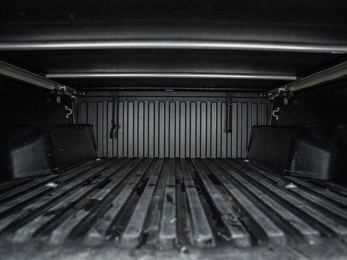 Used 2018 Toyota Tacoma SR5 AWD/4WD image 14