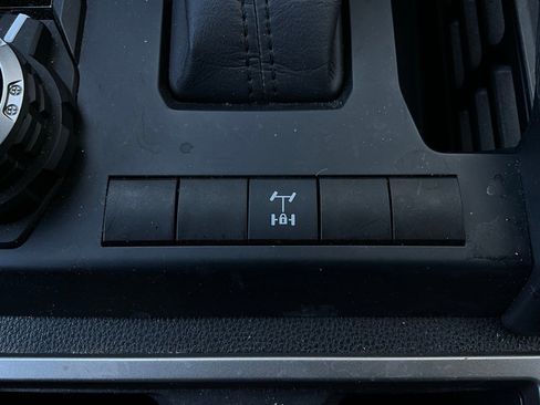 Used 2025 Toyota Tacoma TRD Off-Road image 21