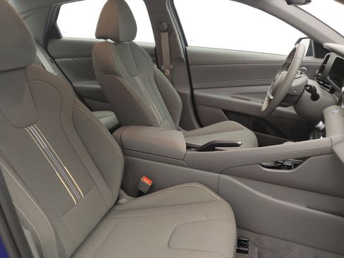 Used 2025 Hyundai Elantra Sport FWD image 21