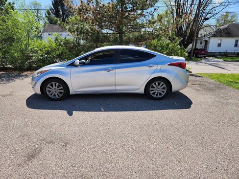 Used 2014 Hyundai Elantra SE w/ Option Group 02 image 4
