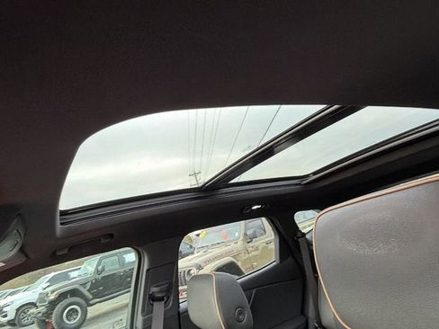 Certified 2022 Chevrolet Blazer Premier w/ Enhanced Convenience Package image 15