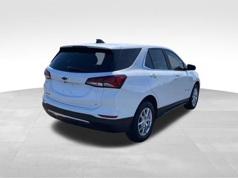 Certified 2024 Chevrolet Equinox LT FWD image 3