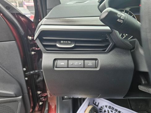 Used 2025 Nissan Altima 2.5 SV FWD image 32
