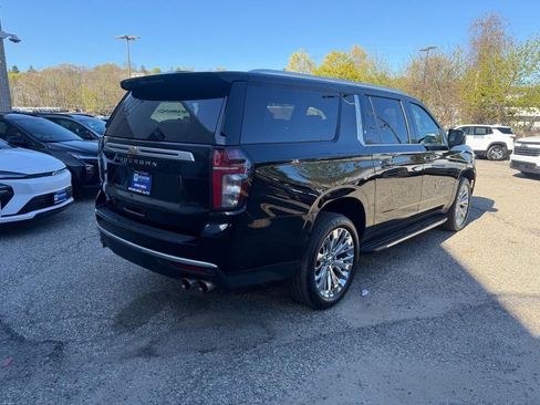 Used 2021 Chevrolet Suburban High Country AWD/4WD image 7