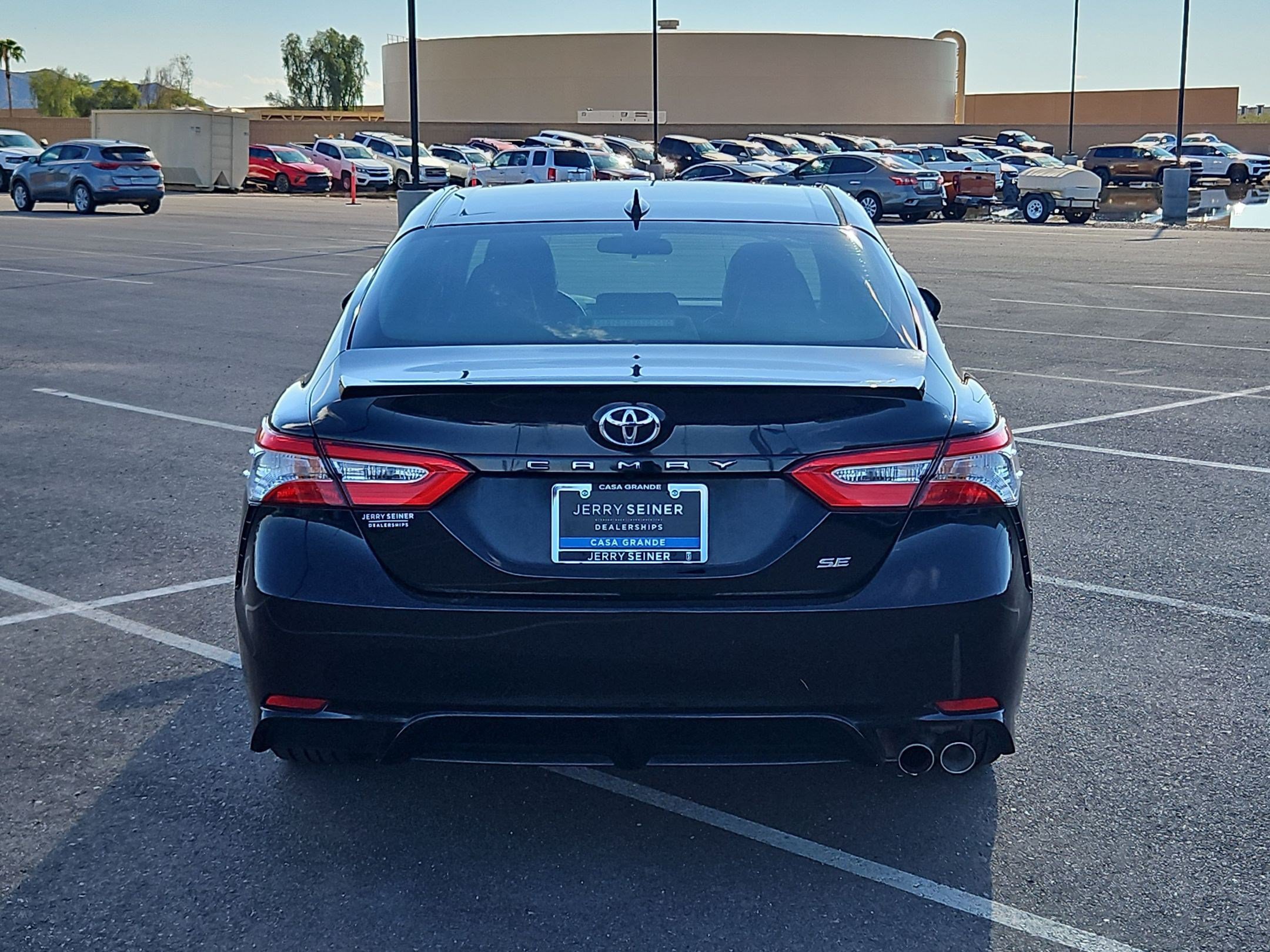 Used 2020 Toyota Camry SE FWD image 4