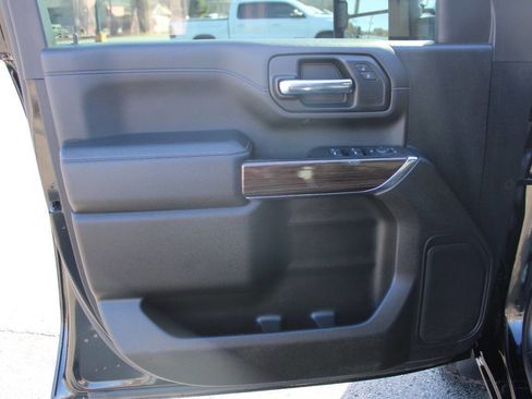 Used 2022 Chevrolet Silverado 2500 LT w/ Convenience Package image 20