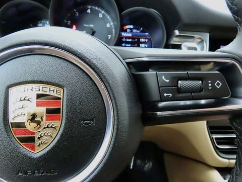 Used 2025 Porsche Macan AWD/4WD image 14