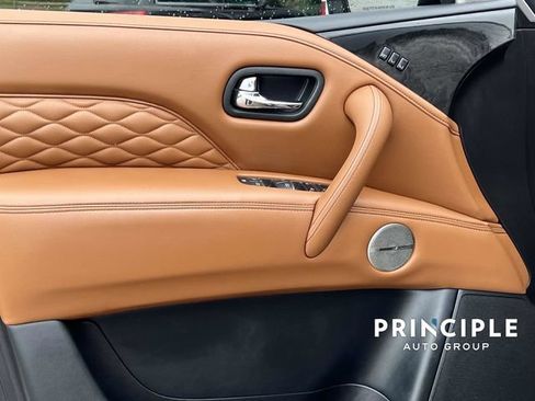 Used 2021 INFINITI QX80 Sensory w/ All-Season Package RWD image 12