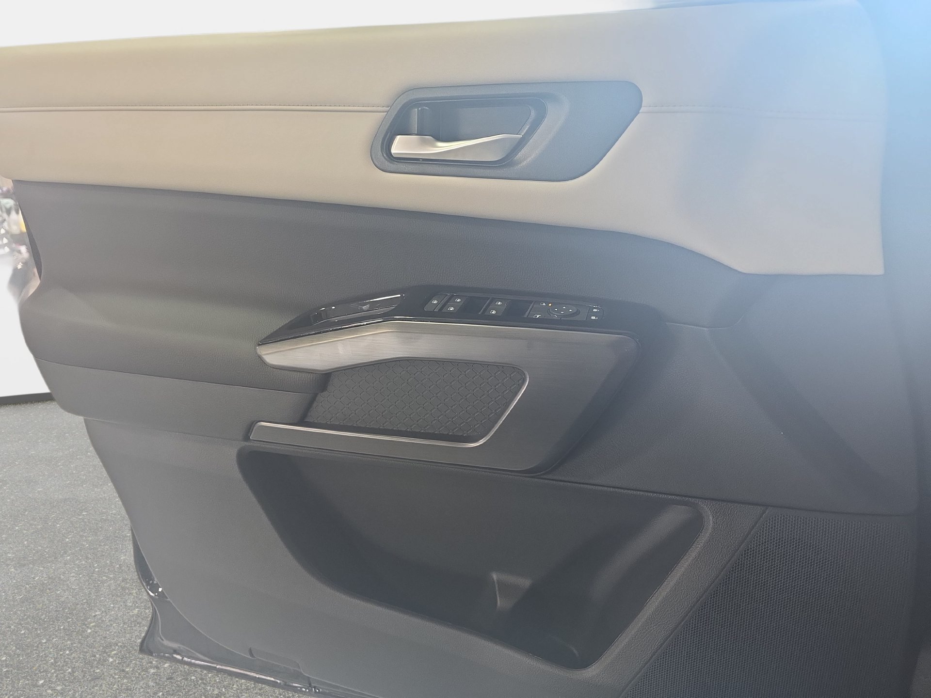 New 2026 Nissan Pathfinder SL FWD image 26
