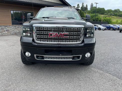 Used 2013 GMC Sierra 2500 Denali w/ Suspension Package, Off-Road AWD/4WD image 12